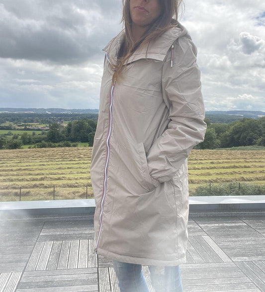 Imperméable long doublé en fausse fourrure cordon tricolore Marque Laura Jo Couleur Beige - Le Petit Placard