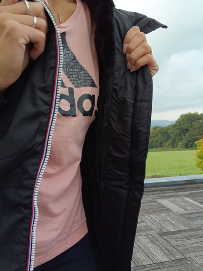 Imperméable long fourré en fausse fourrure cordon tricolore Marque Laura Jo Couleur Noir - Curvy - Le Petit Placard