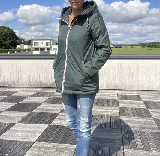 Imperméable mi long doublé en fausse fourrure cordon tricolore Marque Laura Jo Couleur Vert forêt - Le Petit Placard