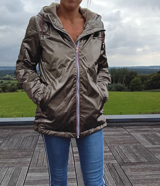 Imperméable mi long fourré en fausse fourrure cordon tricolore Marque Laura Jo Couleur Bronze - Le Petit Placard