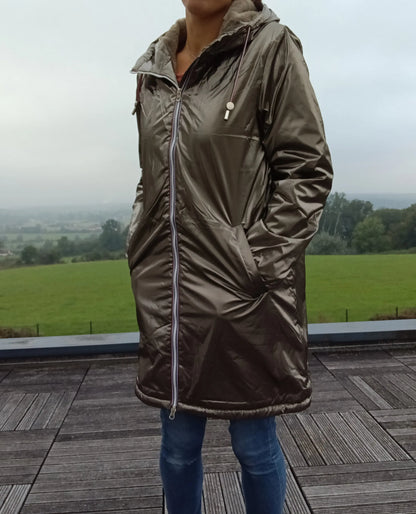Woman wearing bronze Laura Jo raincoat outdoors, Le Petit Placard fashion