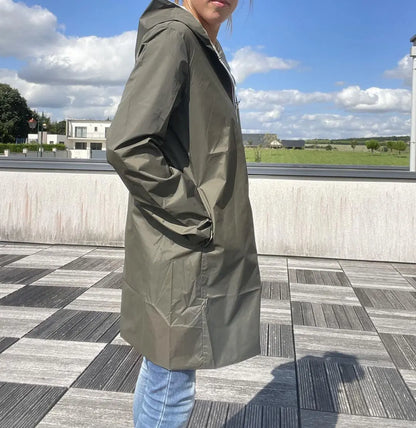 Manteau Laura Jo réversible long sans garnissage ouate, couleur kaki et doré, idéal pour un style pratique et élégant.