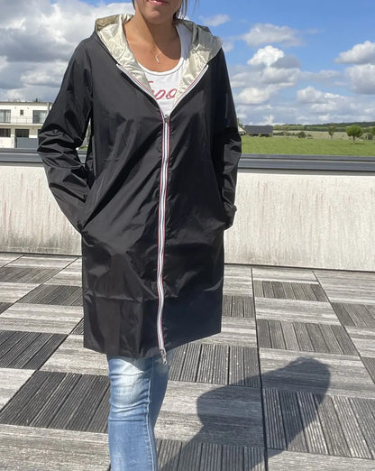 Imperméable long réversible noir et doré avec capuche, manteau Laura Jo pour femmes, sans garnissage ouate, style élégant et pratique.