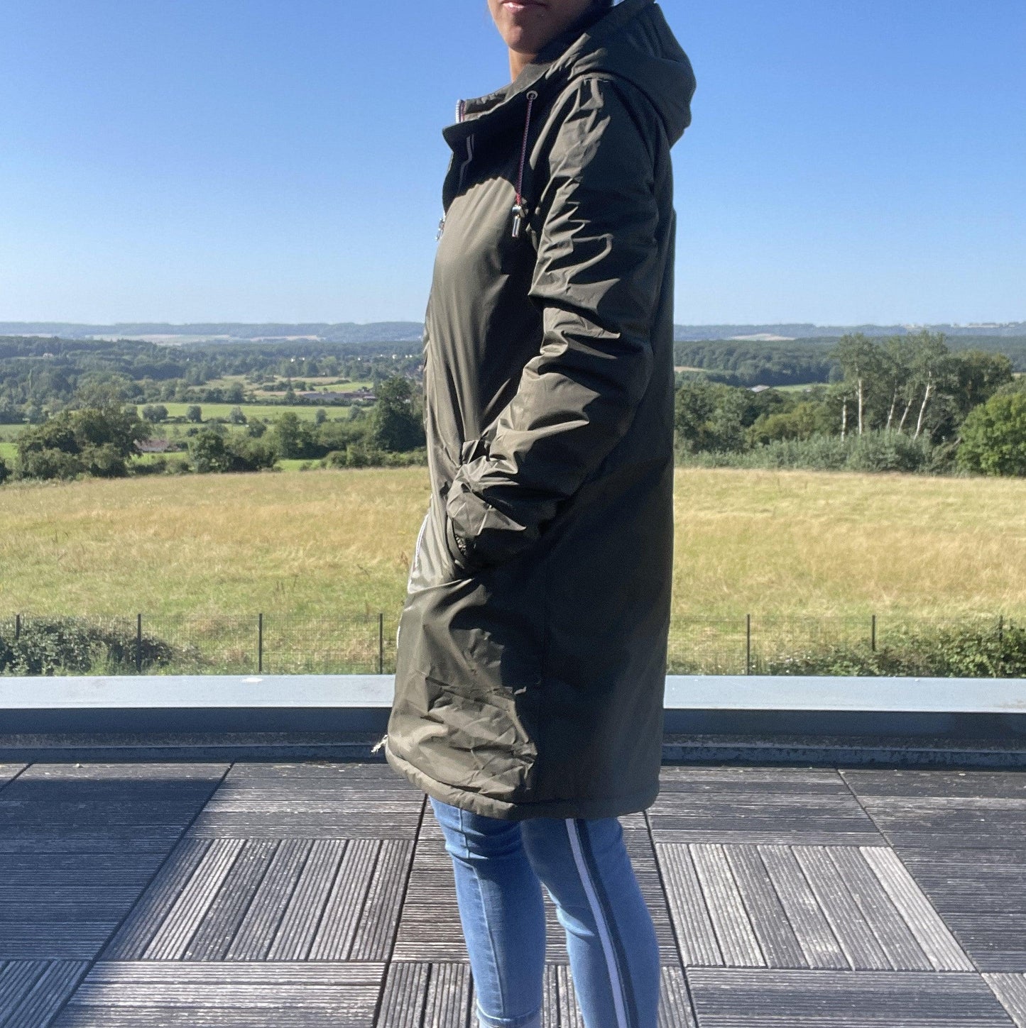 Imperméable long pour femme Laura Jo avec fausse fourrure kaki, manteau chaud et élégant pour l'hiver.