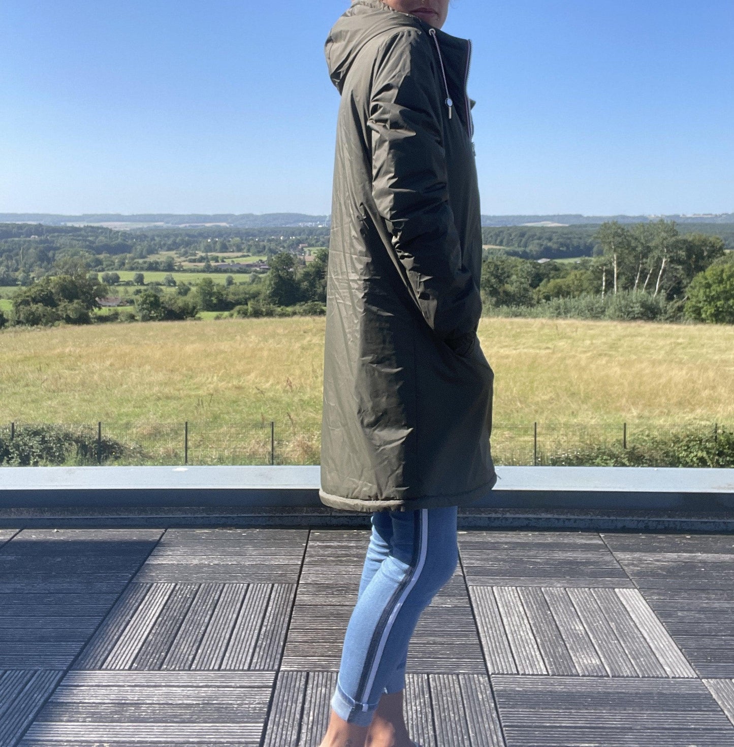 Imperméable long pour femme Laura Jo en kaki avec doublure en fausse fourrure, manteau chaud et tendance.