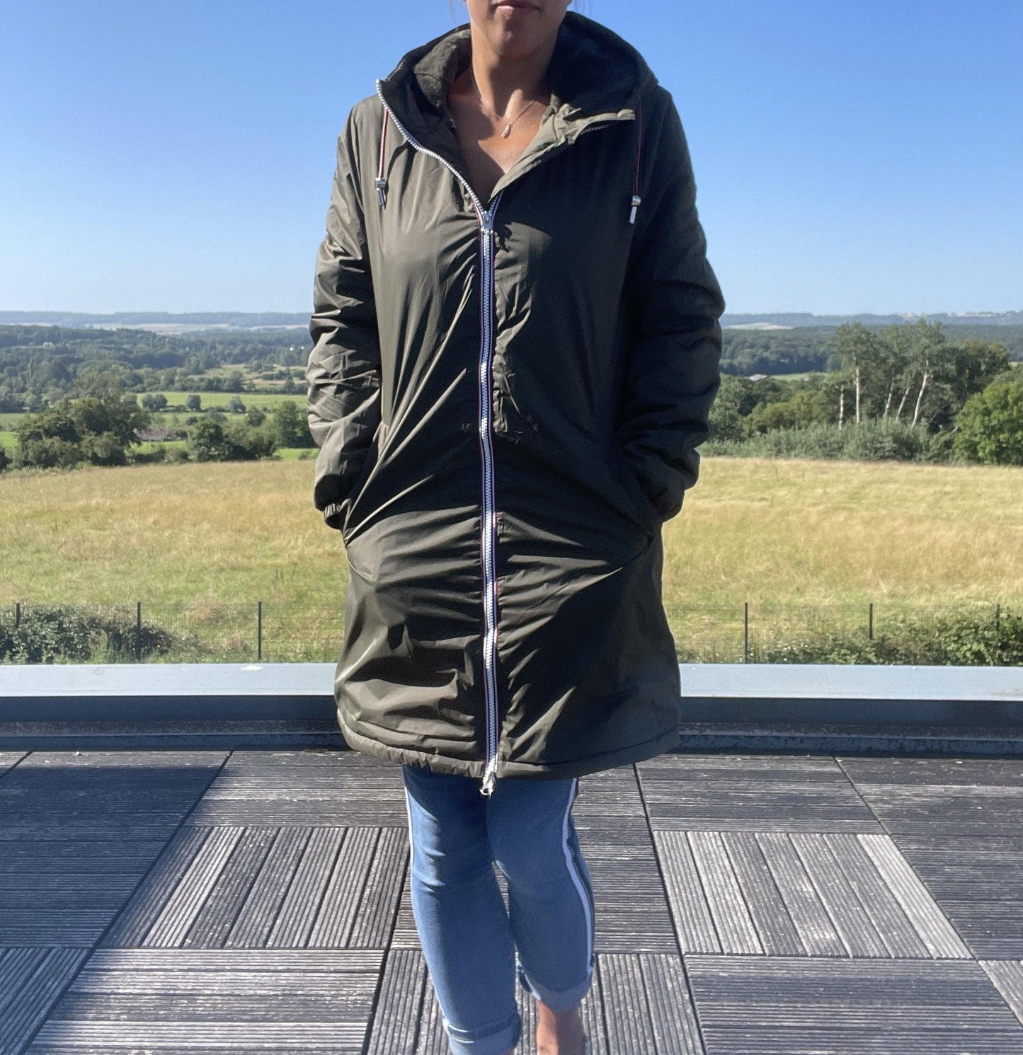 Imperméable long pour femme Laura Jo en kaki avec doublure en fausse fourrure, manteau chaud et élégant.