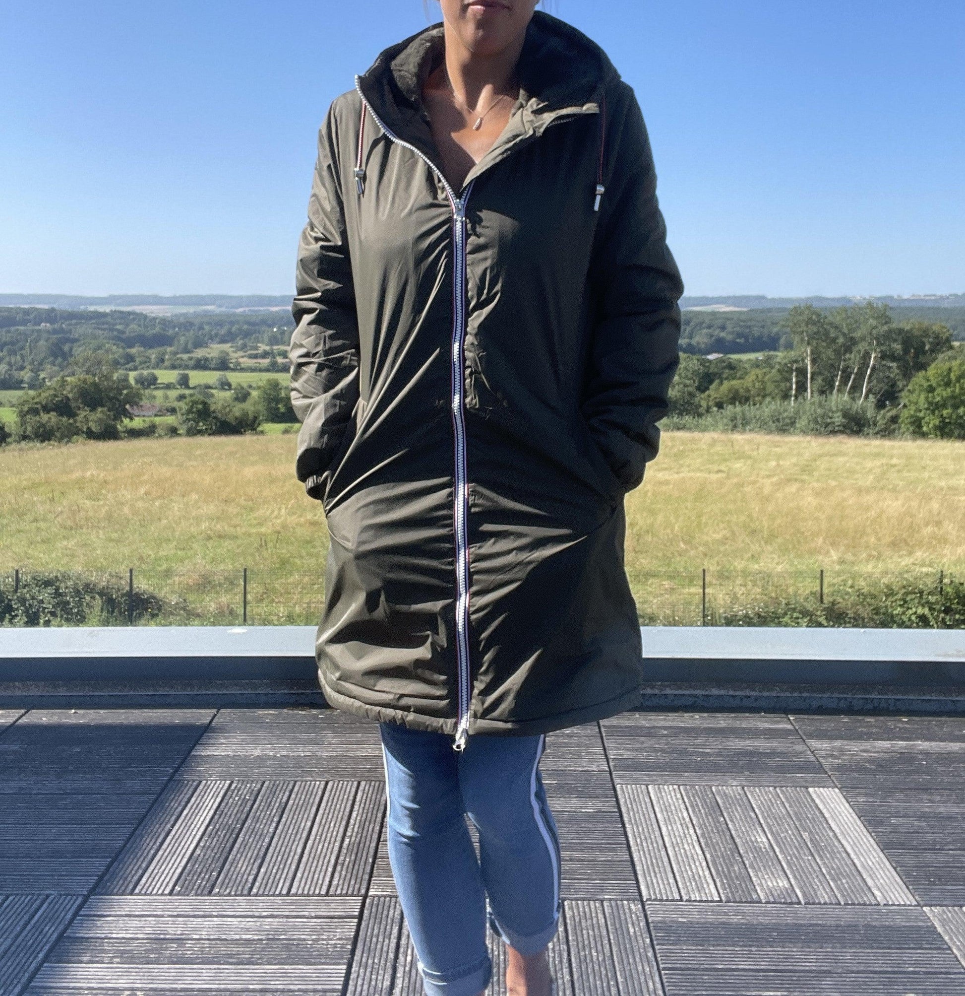Imperméable long pour femme Laura Jo en kaki avec doublure en fausse fourrure, manteau chaud et élégant.
