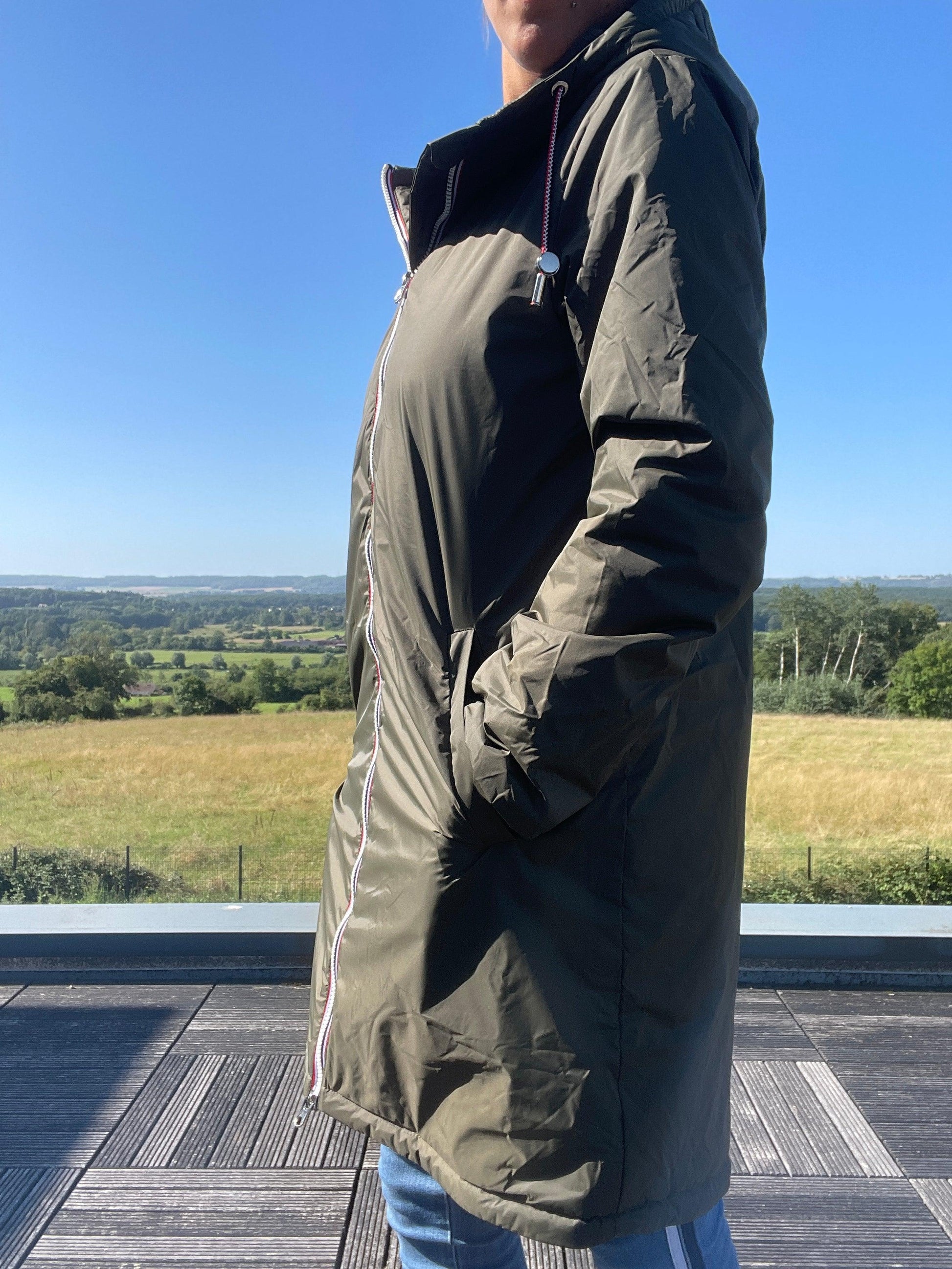 Imperméable long pour femme Laura Jo en kaki avec doublure en fausse fourrure, manteau chaud et élégant.