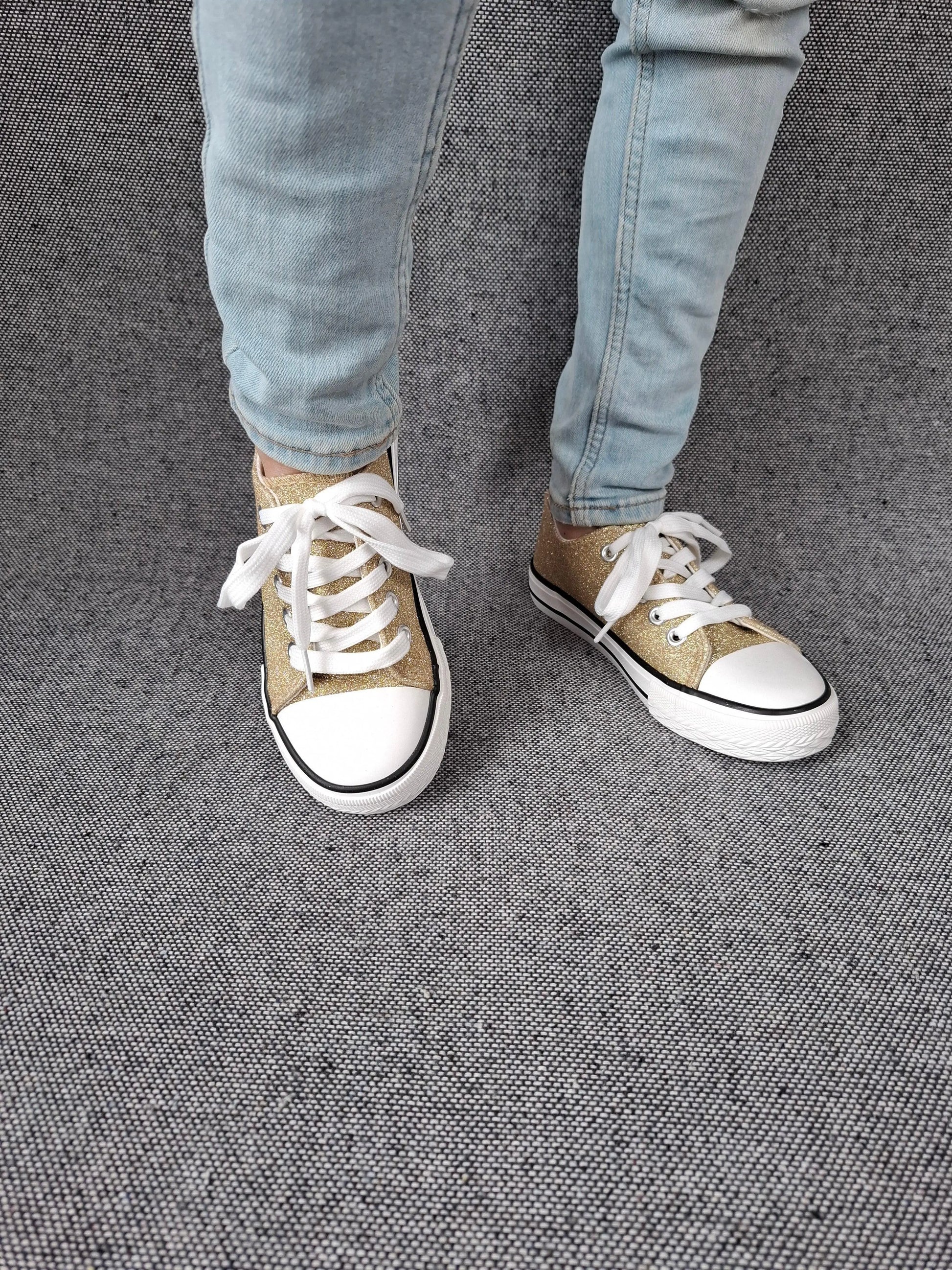 Chaussures baskets en toile paillettes gold - Enfant Le Petit Placard