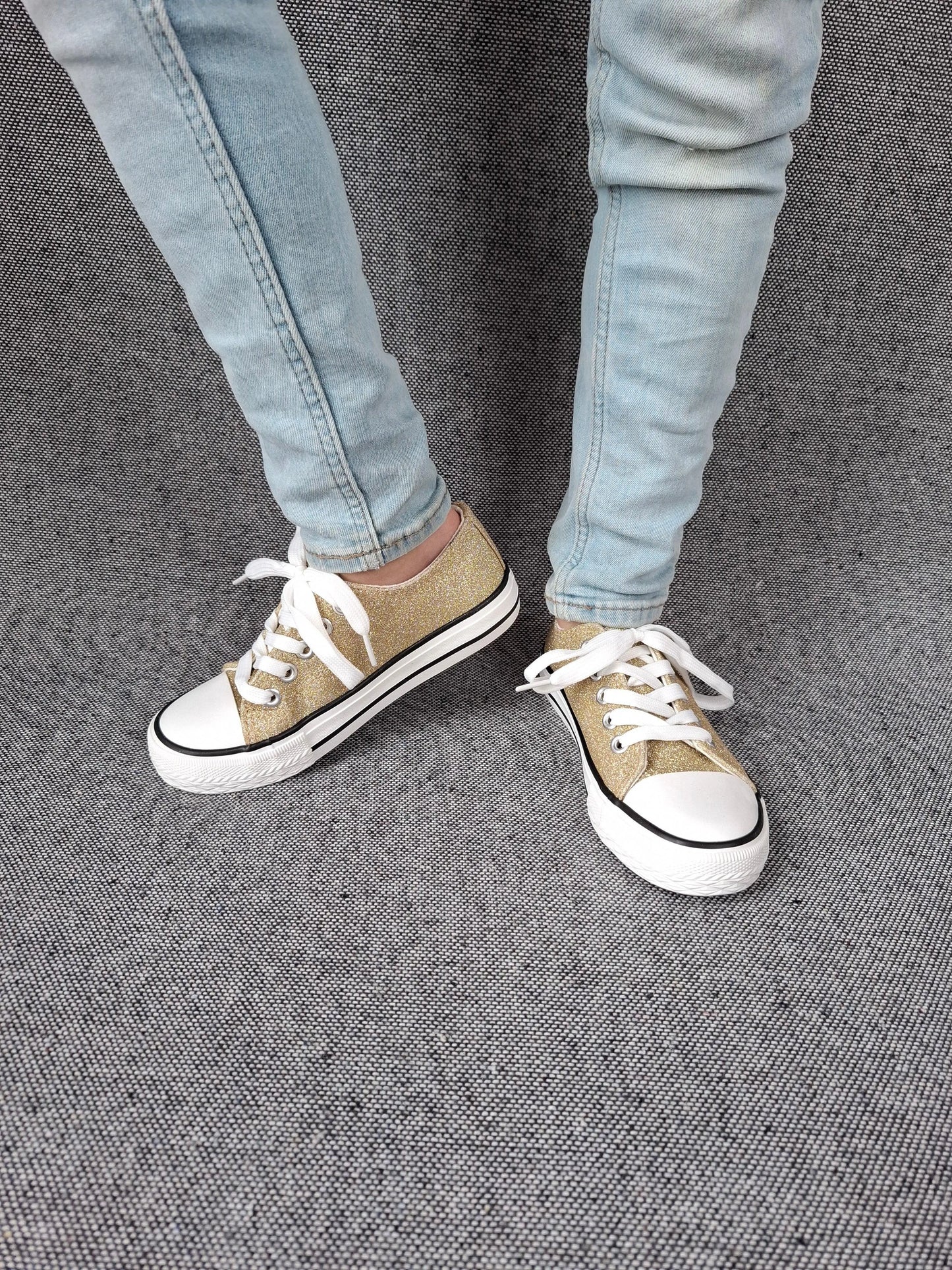 Chaussures baskets en toile paillettes gold - Enfant Le Petit Placard
