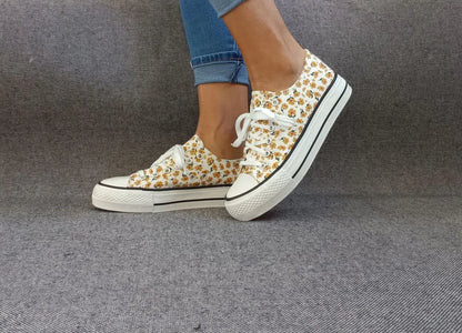 Baskets basses motifs liberty fleurs jaunes en tissu type converse - Le Petit Placard