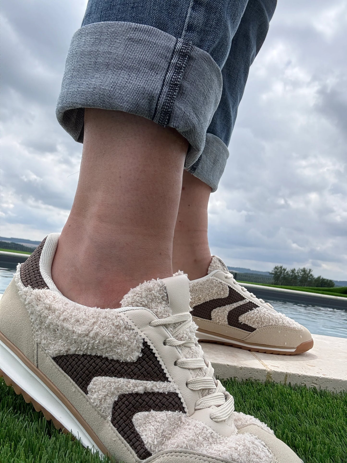 Basket femme blanche et noire motif zigzag - Sneaker chic Le Petit Placard