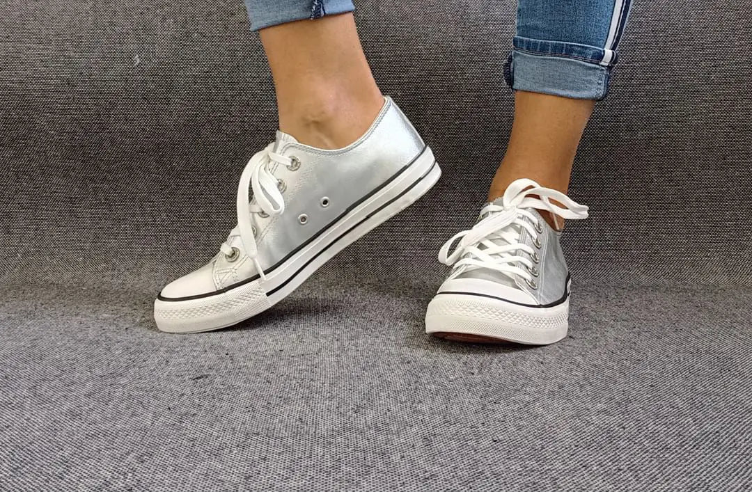 Baskets argenté métallisées look glamour tendance