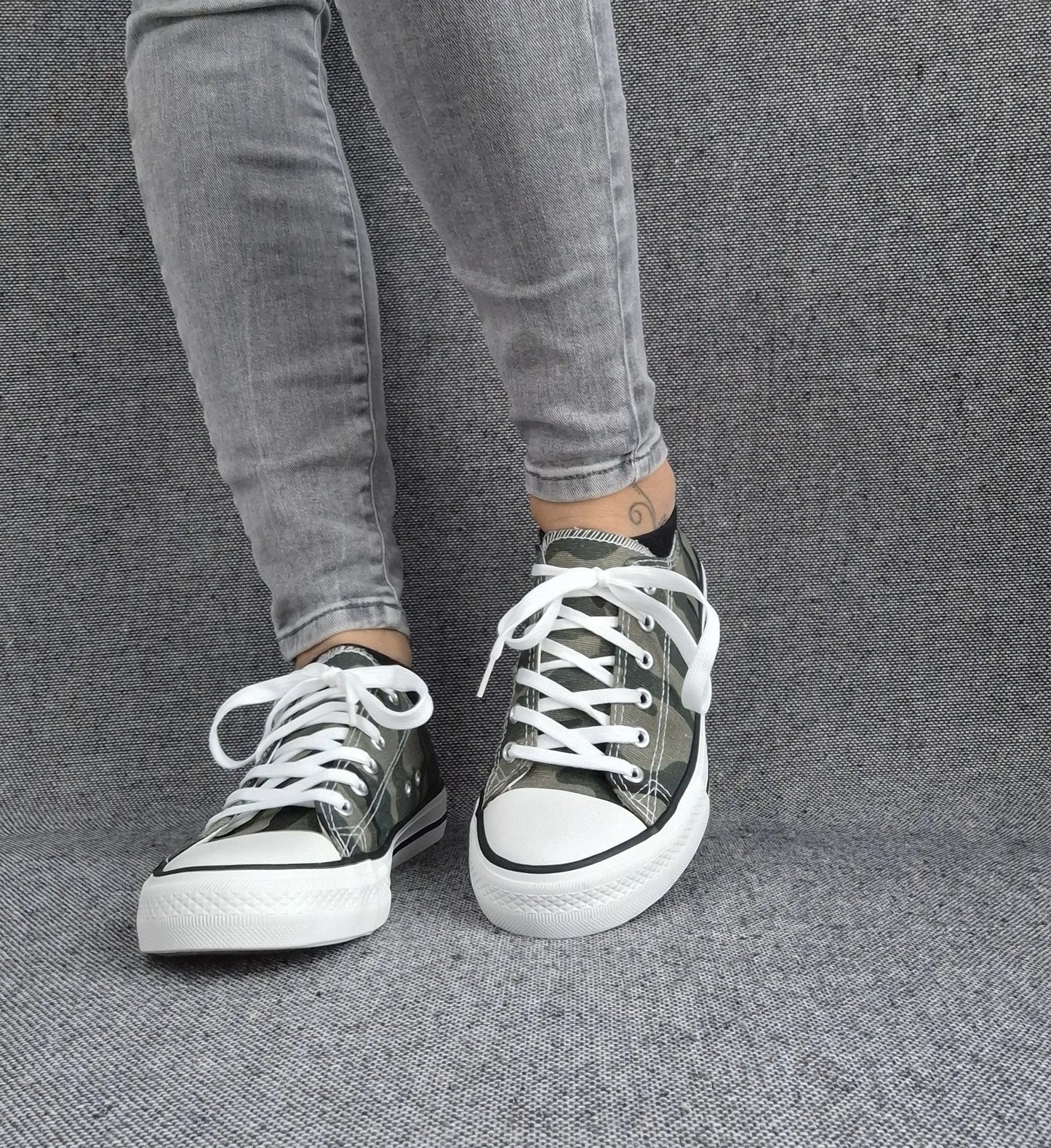 Semelle blanche baskets kaki camouflage style Converse