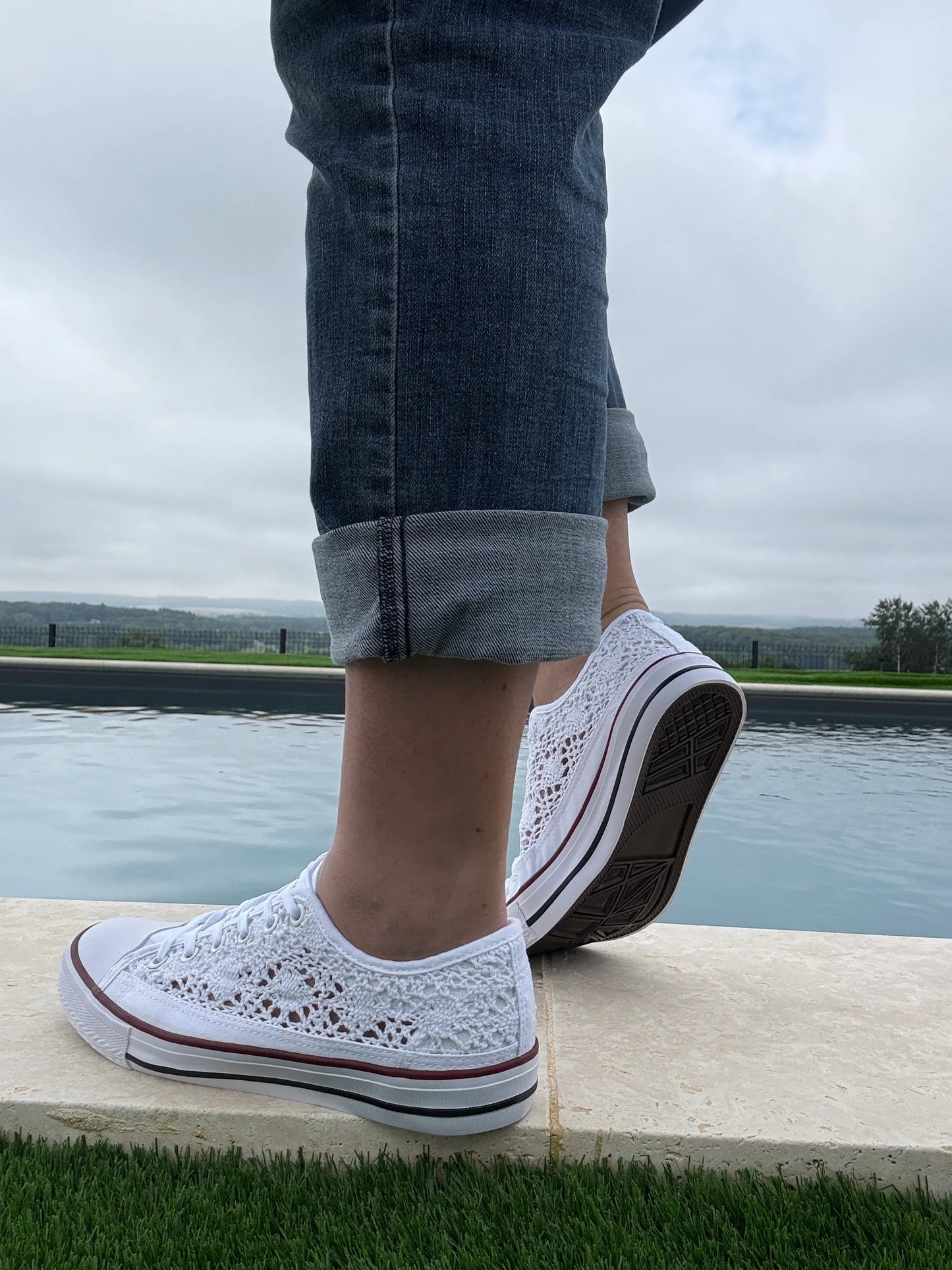 Baskets blanches dentelle tissu bohème vue arrière