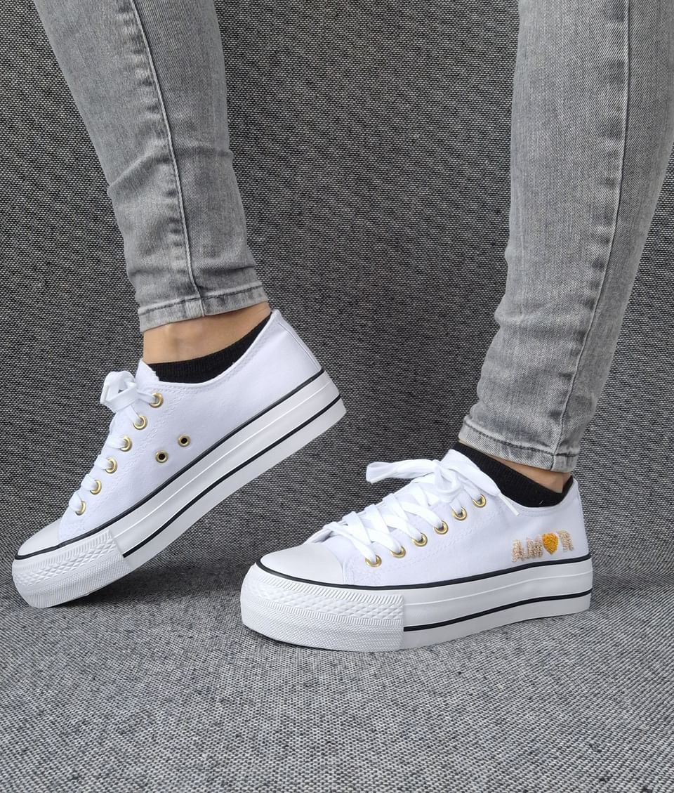 Chaussures baskets basses en toile blanche avec inscription “Amor” style converse Le Petit Placard