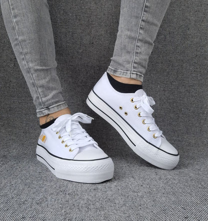 Chaussures baskets basses en toile blanche avec inscription “Amor” style converse Le Petit Placard