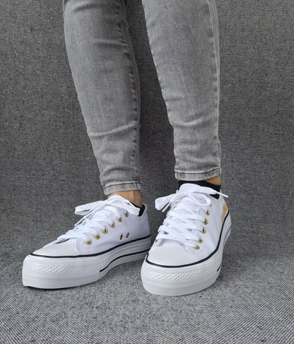 Chaussures baskets basses en toile blanche avec inscription “Amor” style converse Le Petit Placard