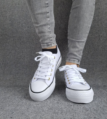 Chaussures baskets basses en toile blanche avec inscription “Amor” style converse Le Petit Placard
