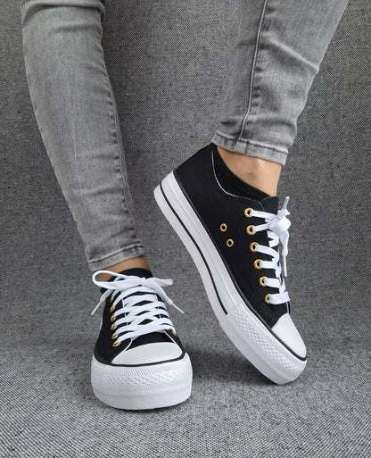 Chaussures baskets basses en toile noir avec inscription “Amor” style converse Le Petit Placard