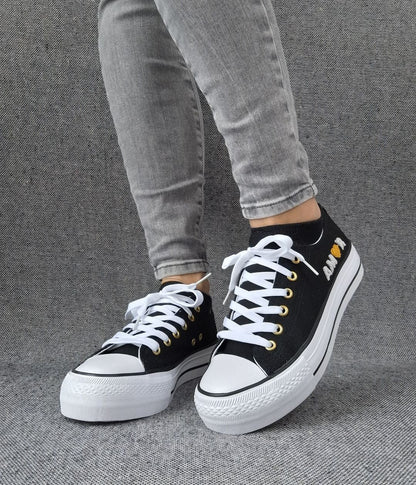 Chaussures baskets basses en toile noir avec inscription “Amor” style converse Le Petit Placard