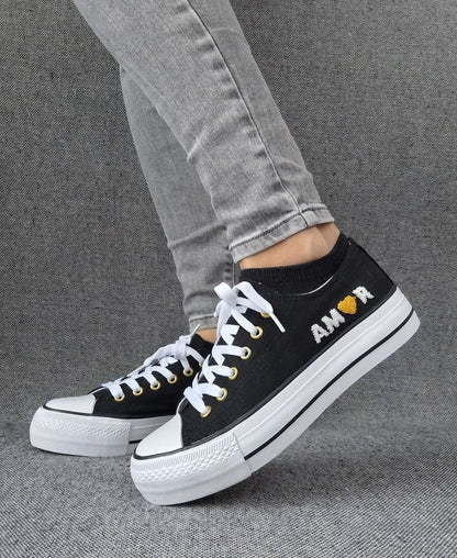 Chaussures baskets basses en toile noir avec inscription “Amor” style converse Le Petit Placard