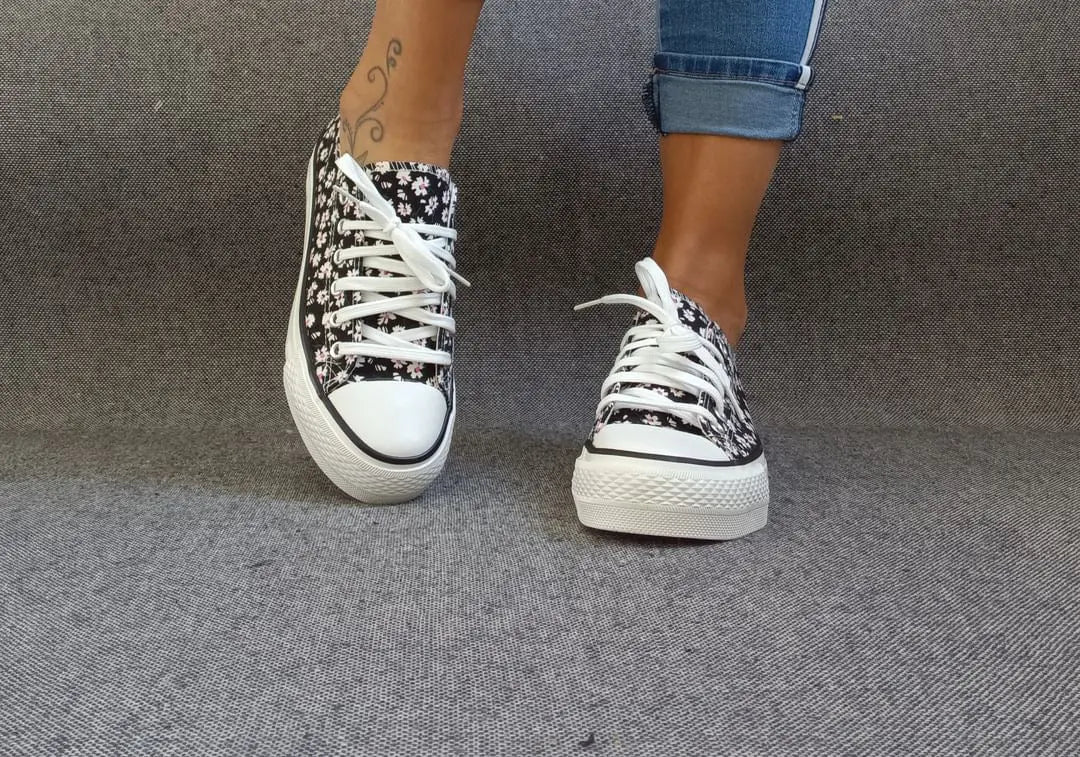 Baskets basses motifs liberty fleurs noires en tissu type converse - Le Petit Placard
