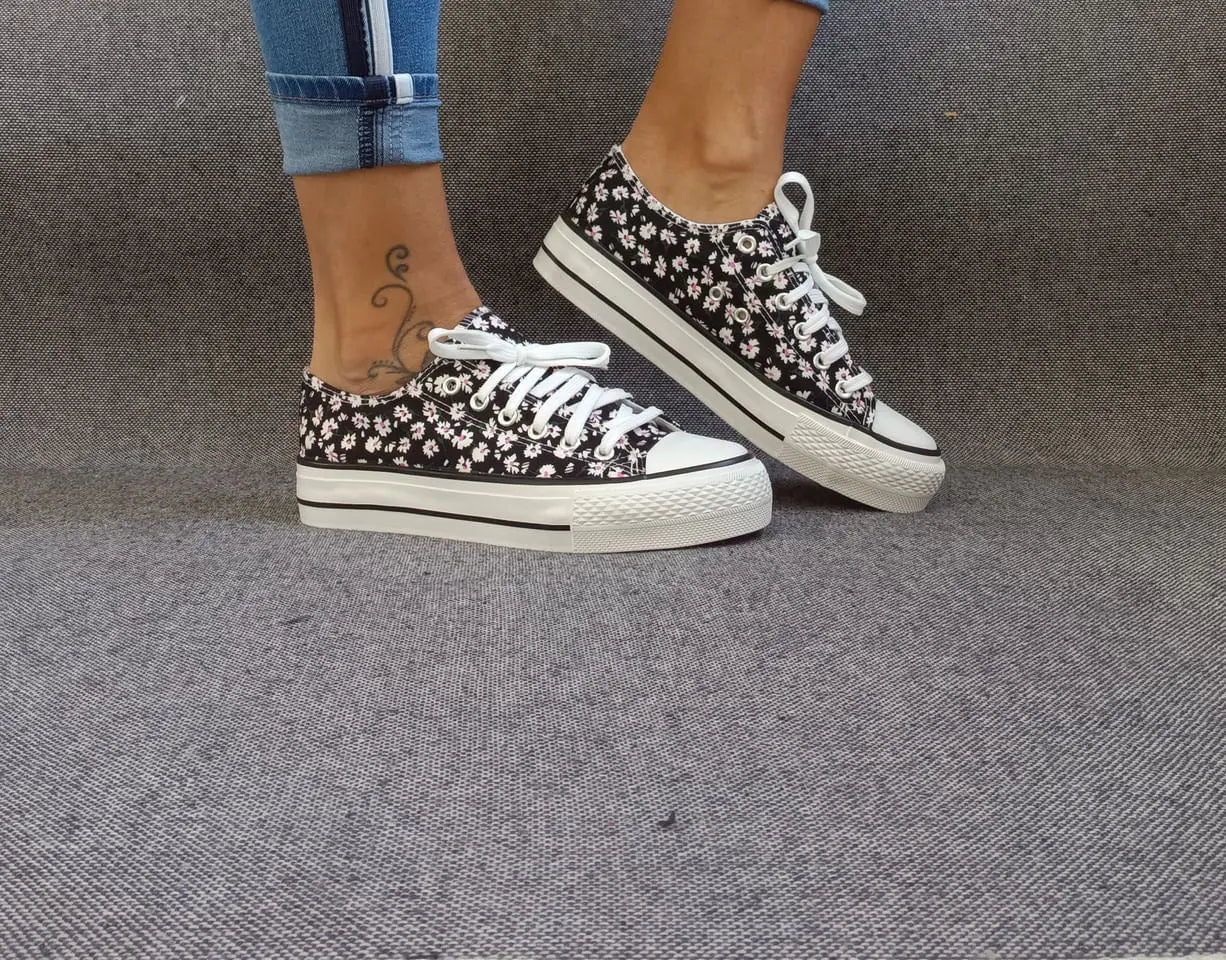 Baskets basses motifs liberty fleurs noires en tissu type converse - Le Petit Placard