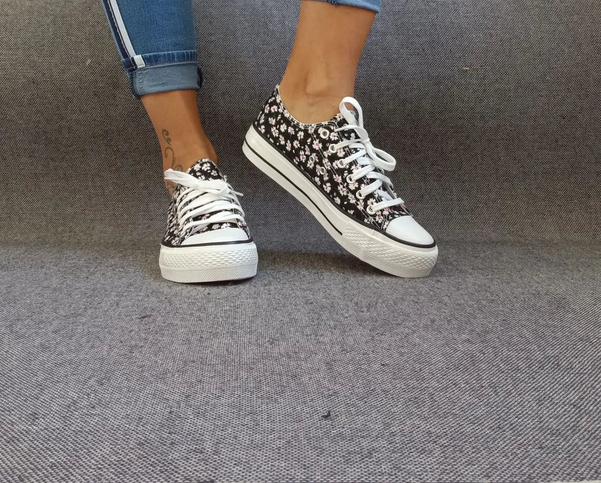 Baskets basses motifs liberty fleurs noires en tissu type converse - Le Petit Placard
