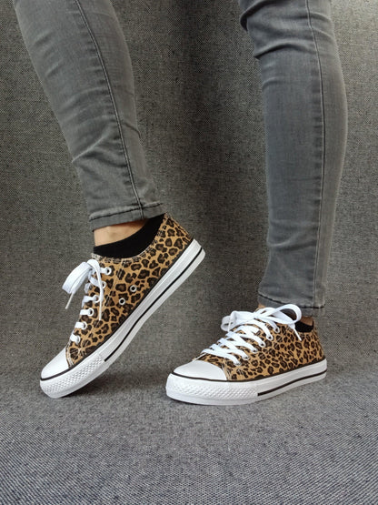 Chaussures baskets basses tissu léopard style converse Le Petit Placard