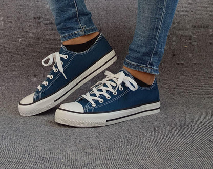 Chaussures baskets basses toile bleu pétrole style converse Le Petit Placard