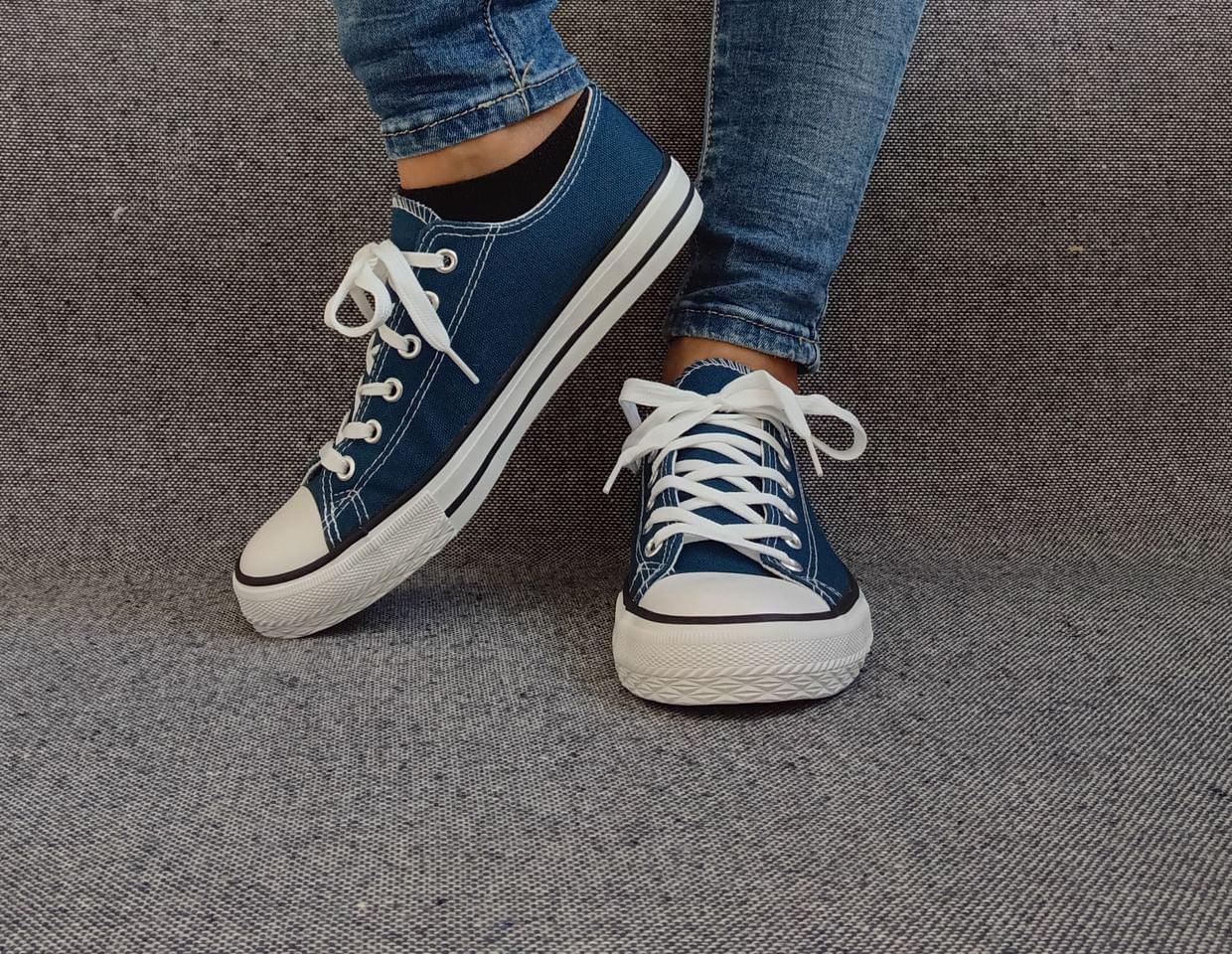 Chaussures baskets basses toile bleu pétrole style converse Le Petit Placard