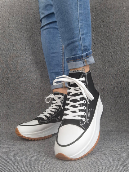 Chaussures baskets haute plate-forme toile couleur Noir et blanc Le Petit Placard
