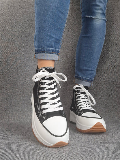 Chaussures baskets haute plate-forme toile couleur Noir et blanc Le Petit Placard