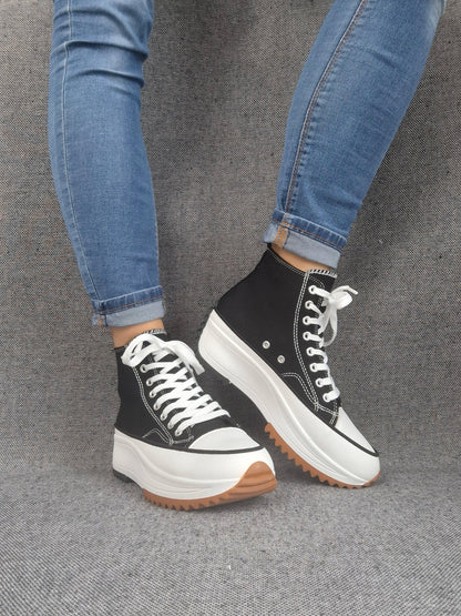 Chaussures baskets haute plate-forme toile couleur Noir et blanc Le Petit Placard