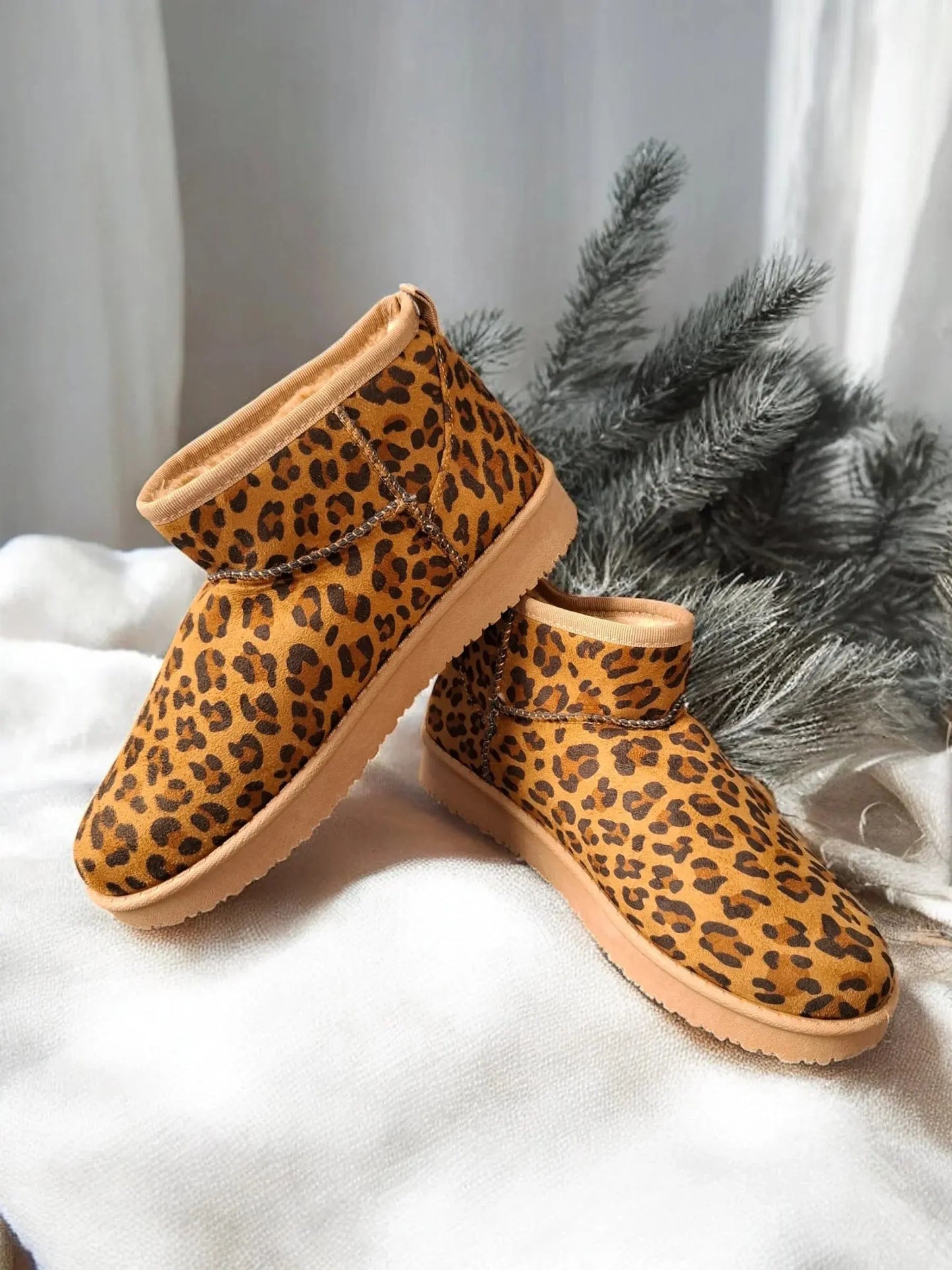 Bottines basses fourrées fausse fourrure léopard camel Le Petit Placard