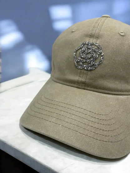 Casquette en coton beige avec logo en strass Le Petit Placard