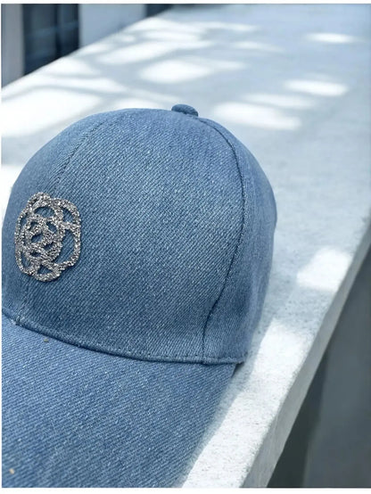 Casquette en coton jean bleu avec logo en strass Le Petit Placard