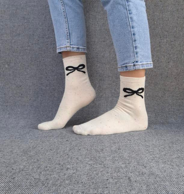 Paire de chaussettes beige en coton à motif noeud Le Petit Placard