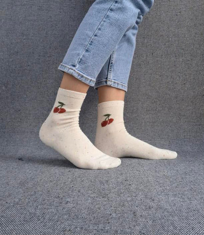Paire de chaussettes blanches en coton à motif cerises Le Petit Placard