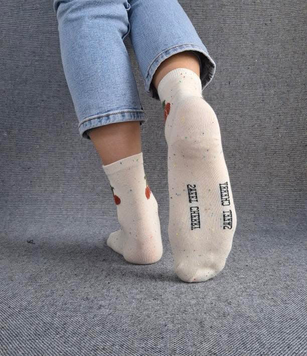 Paire de chaussettes blanches en coton à motif cerises Le Petit Placard