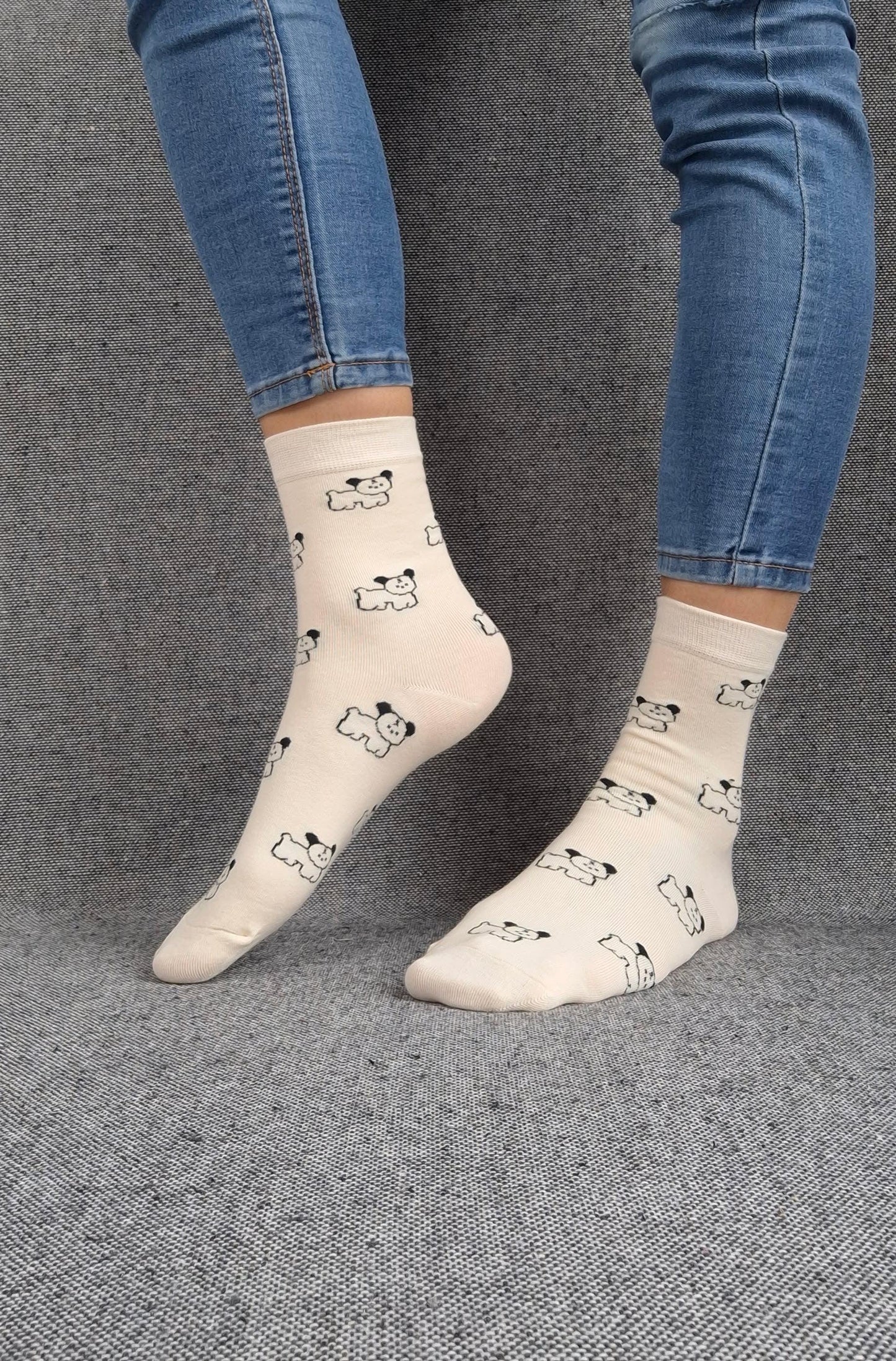 Paire de chaussettes blanches en coton à motifs chiens noirs Le Petit Placard