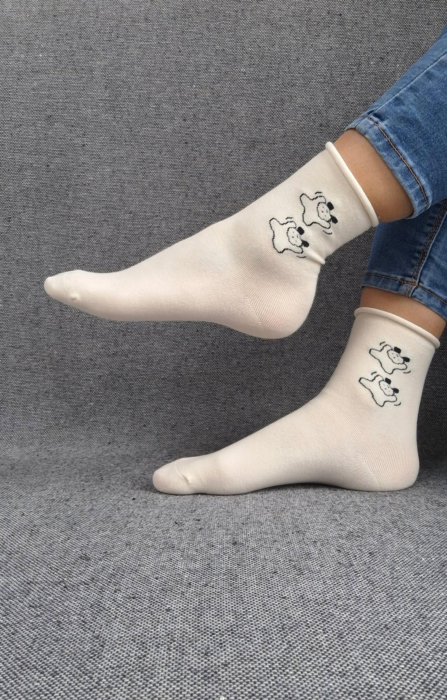 Paire de chaussettes blanches en coton à motifs deux petits chiens noirs Le Petit Placard