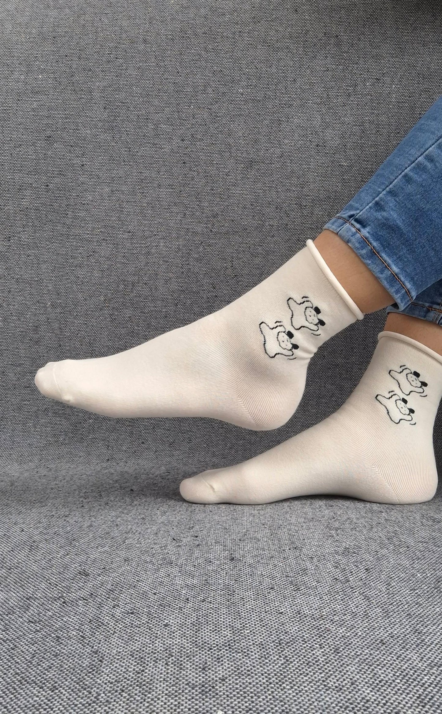 Paire de chaussettes blanches en coton à motifs deux petits chiens noirs Le Petit Placard