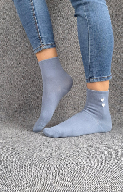 Paire de chaussettes bleues en coton à motif cœurs blancs Le Petit Placard