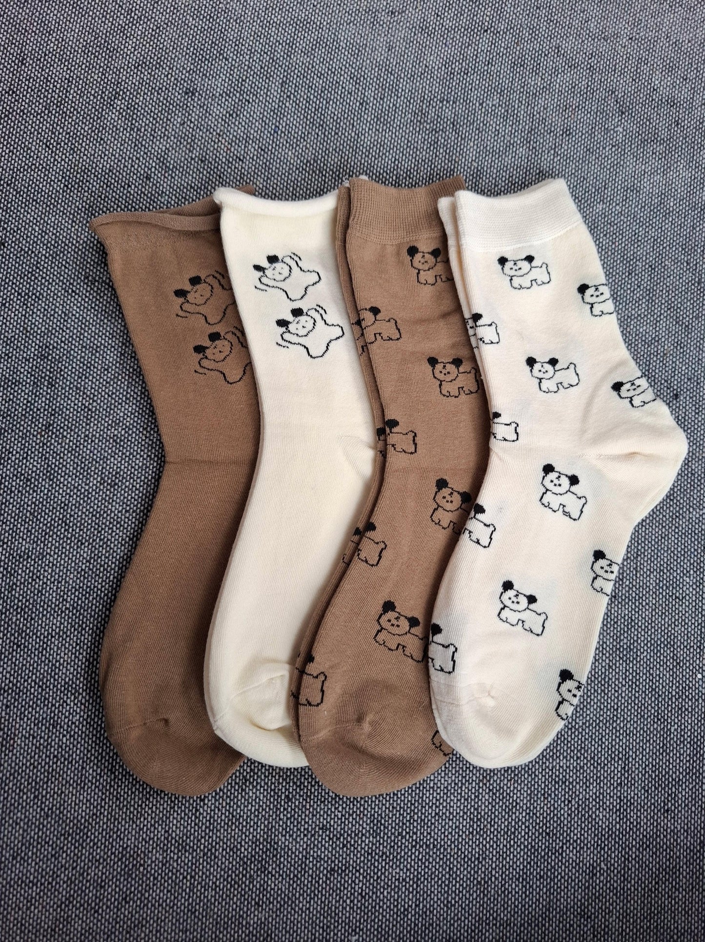 Paire de chaussettes marrons en coton à motifs chiens noirs Le Petit Placard