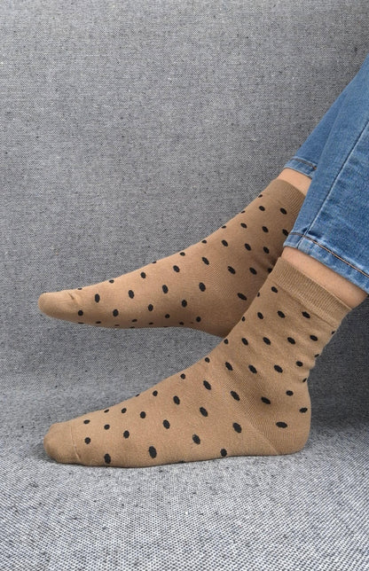 Paire de chaussettes marrons en coton à motifs pois noirs Le Petit Placard