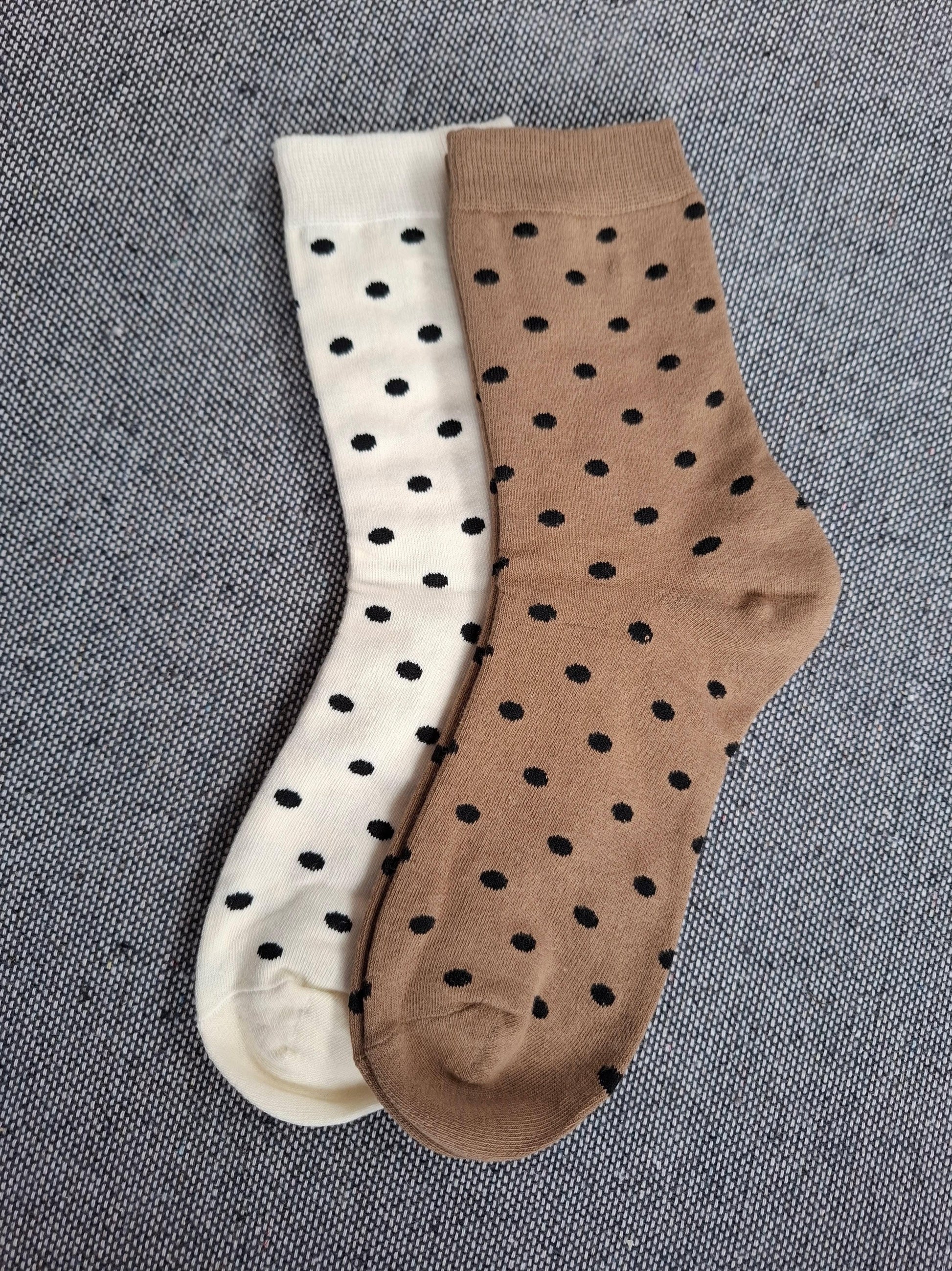 Paire de chaussettes marrons en coton à motifs pois noirs Le Petit Placard