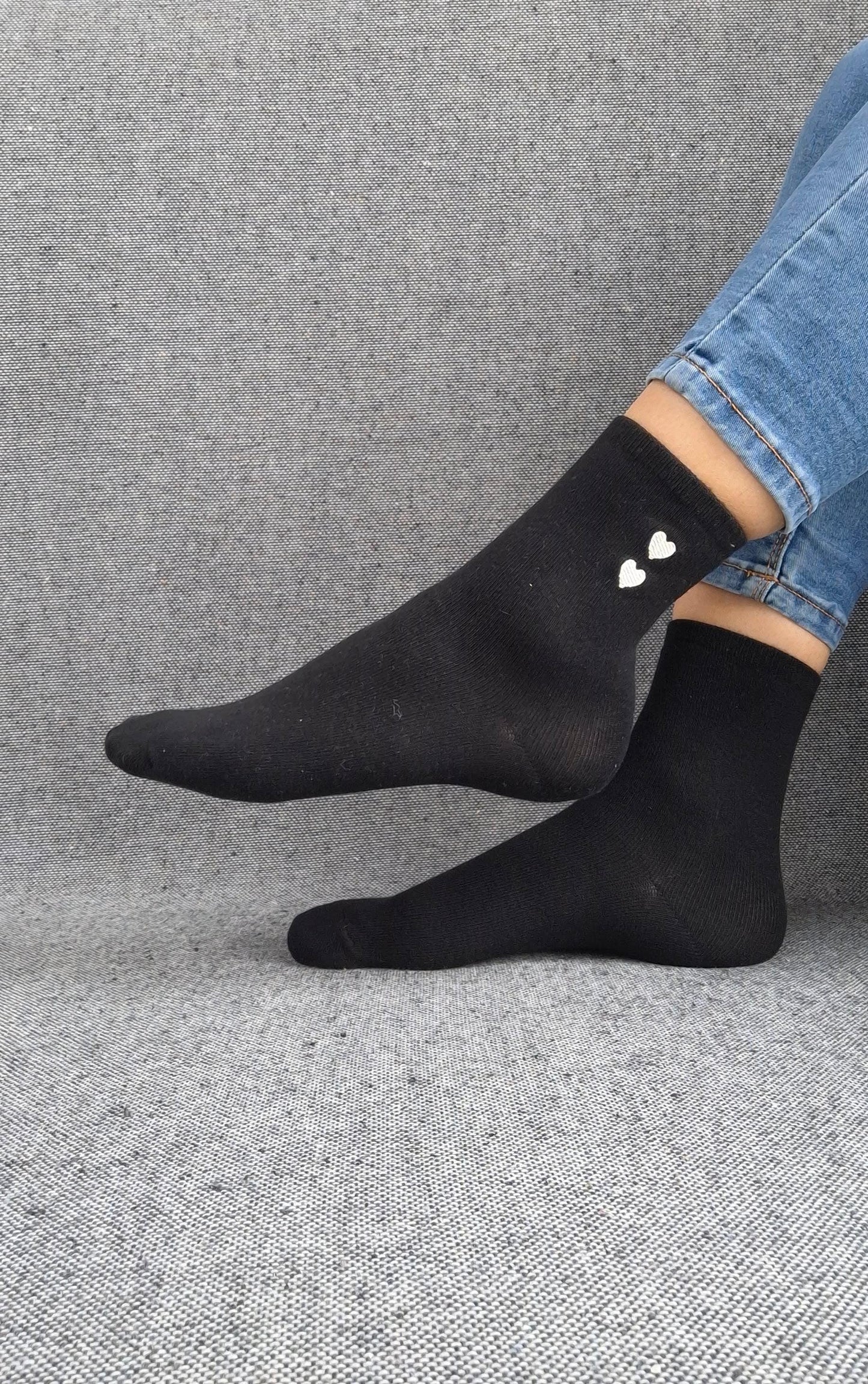 Paire de chaussettes noires en coton à motif cœurs blancs Le Petit Placard