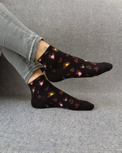 Paire de chaussettes noires en coton à motifs coeurs colorés Le Petit Placard